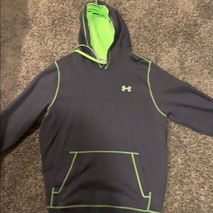 Men’s Large Under Armour sweatshirt